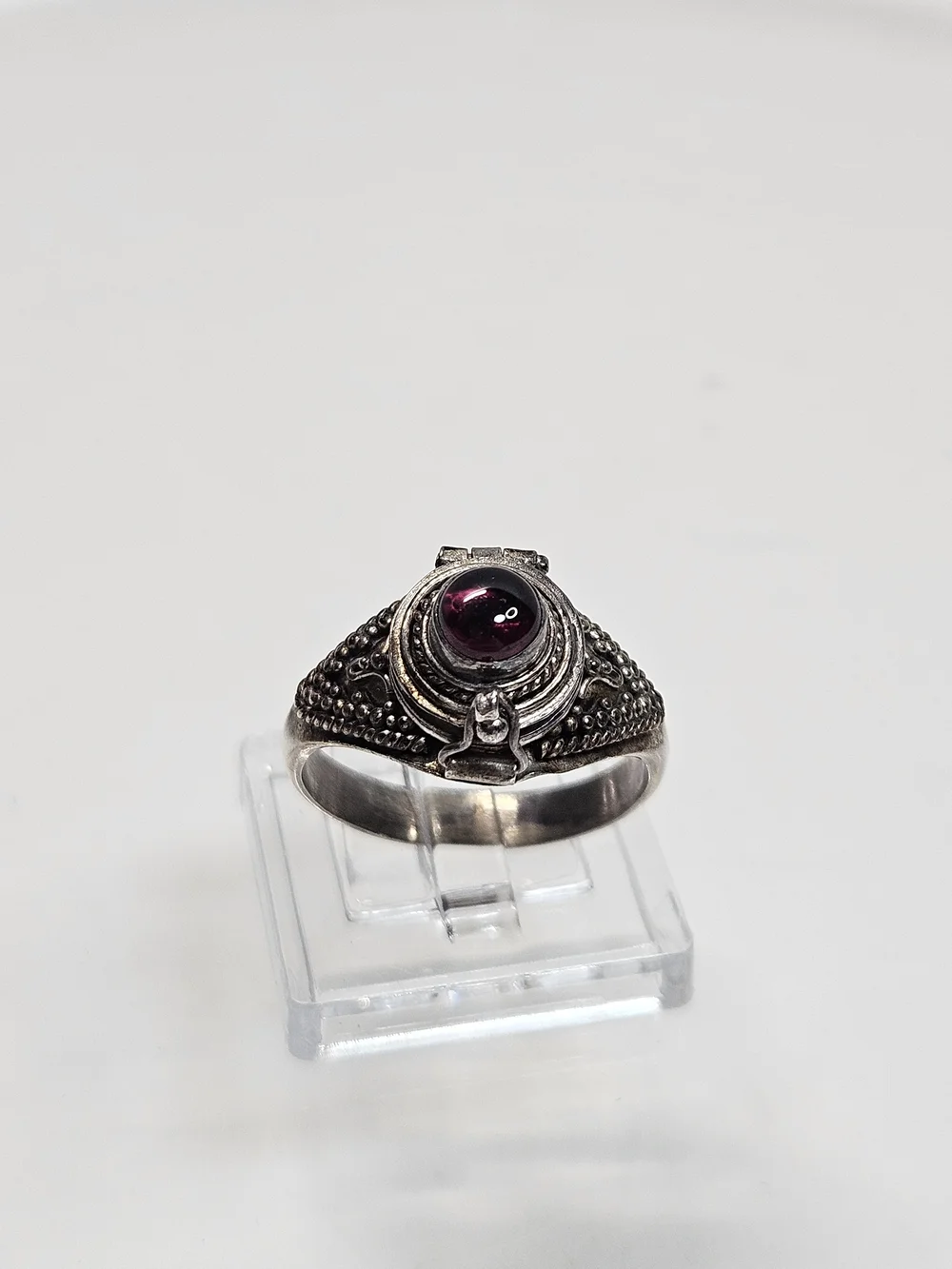 Balinese Sterling Silver Garnet Poison Ring Secret Locket Compartment Sz 6.75
